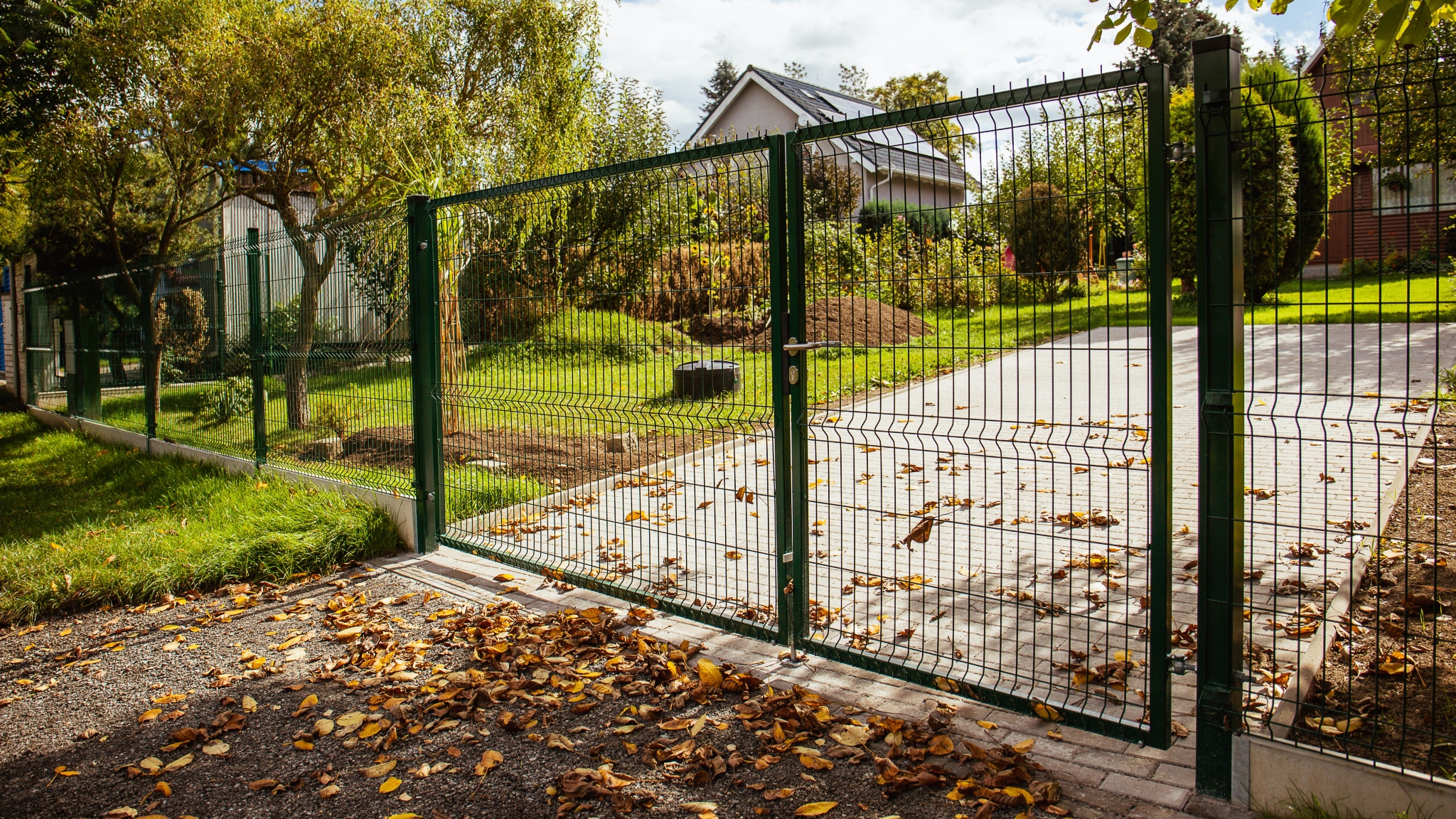 Dvoukřídlá brána Dvoukřídlá brána